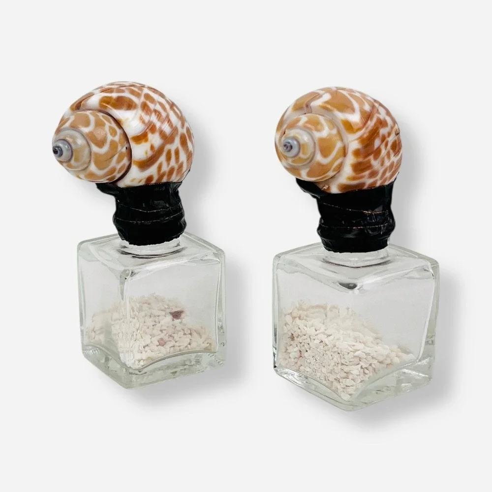 Pottery Barn‎ Cowrie Shell & Sand Place Card Holder Set 2 Bottle Beach Holders